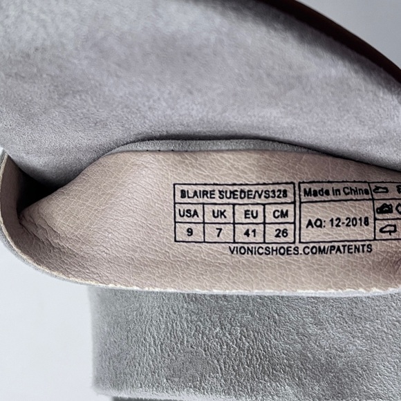 VIONIC Blaire Gray Suede Strappy Chunky Heel Sandals Size 9 - Picture 11 of 12
